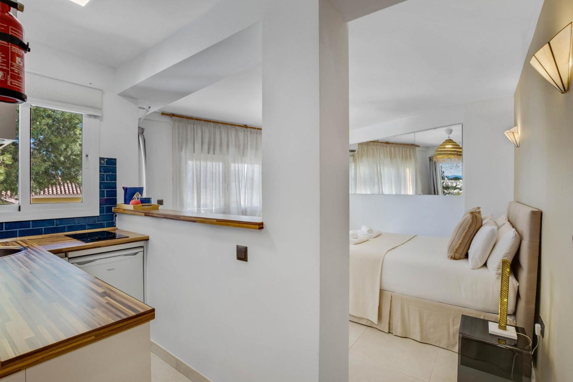 Shiny Studio With Pool & Carihuela Beach At 500M Torremolinos Dış mekan fotoğraf