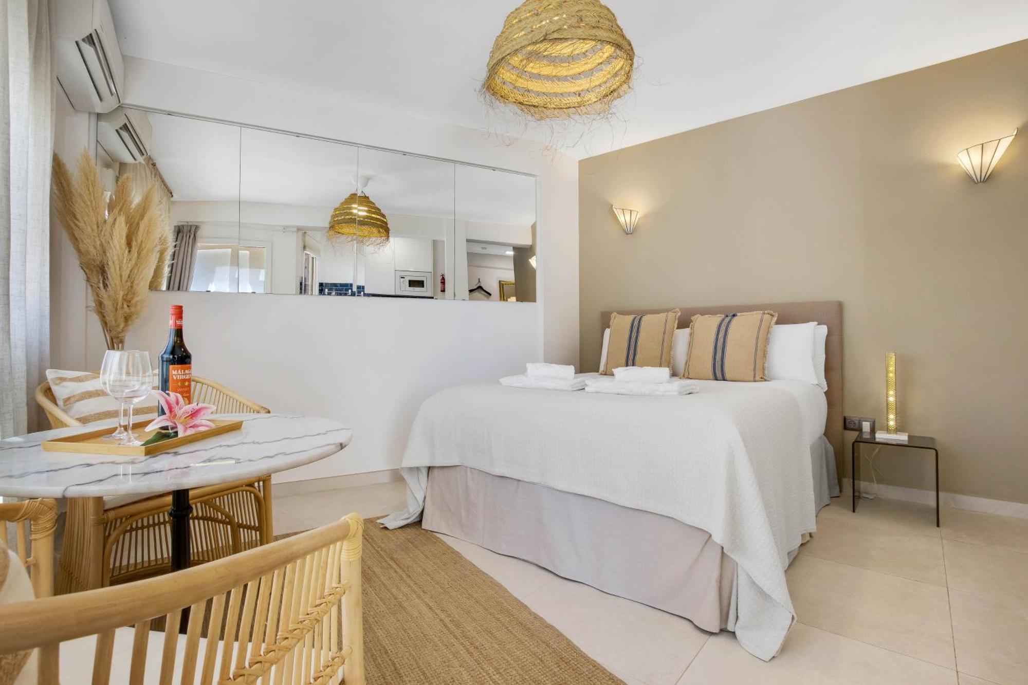 Shiny Studio With Pool & Carihuela Beach At 500M Torremolinos Dış mekan fotoğraf